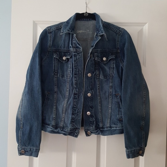 GAP Jackets & Blazers - GAP Women's denim blue jean jacket Small